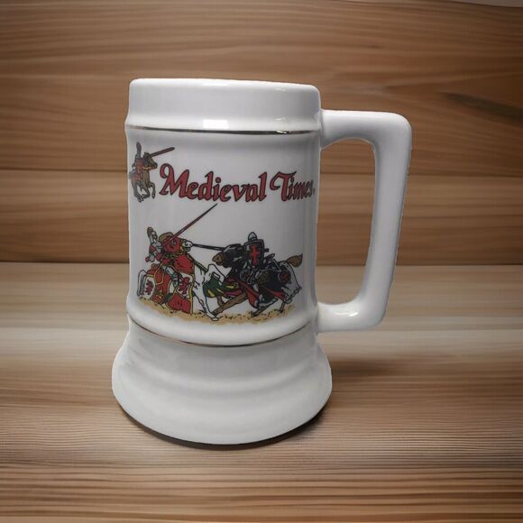 Medieval Times Dinner And Tournament Knight Jousting Stein Mug Cup Tankard 32 oz - Picture 1 of 7